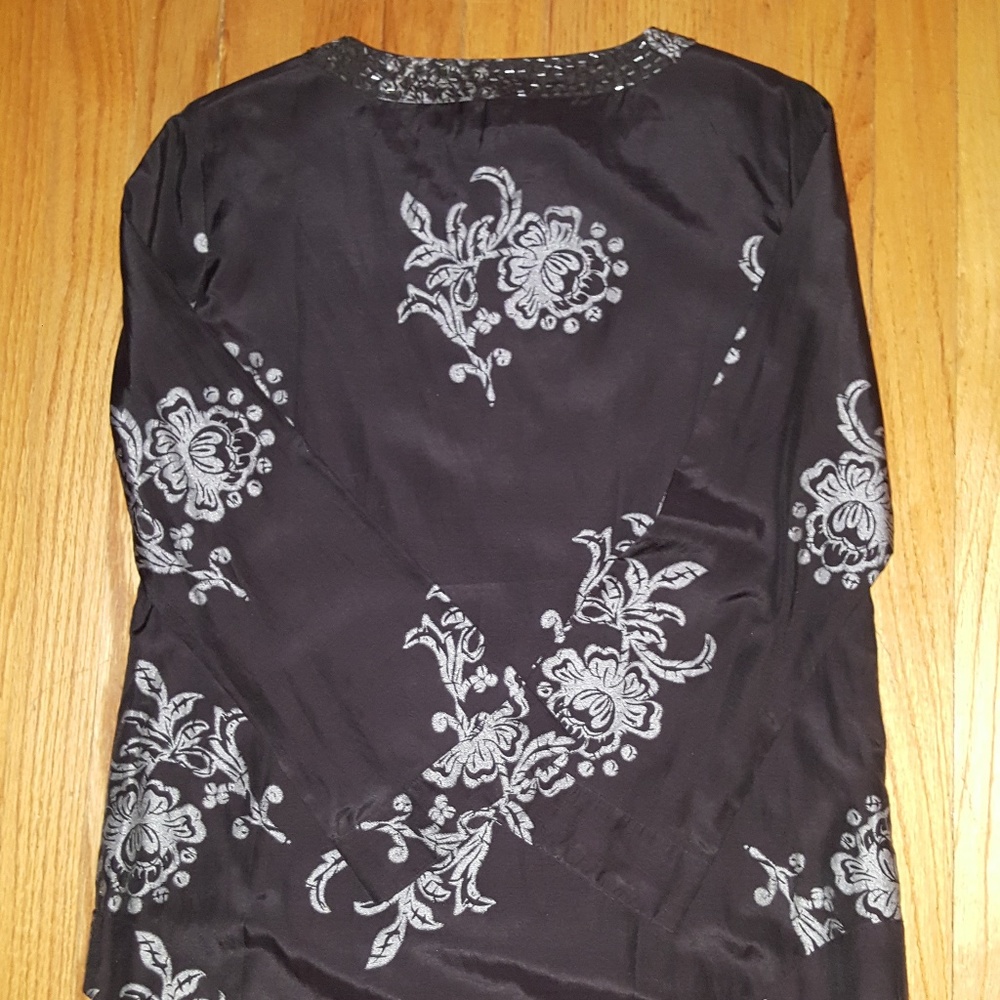 CHICO'S Black Embellished Floral Print Tunic Top - Picture 7 of 8